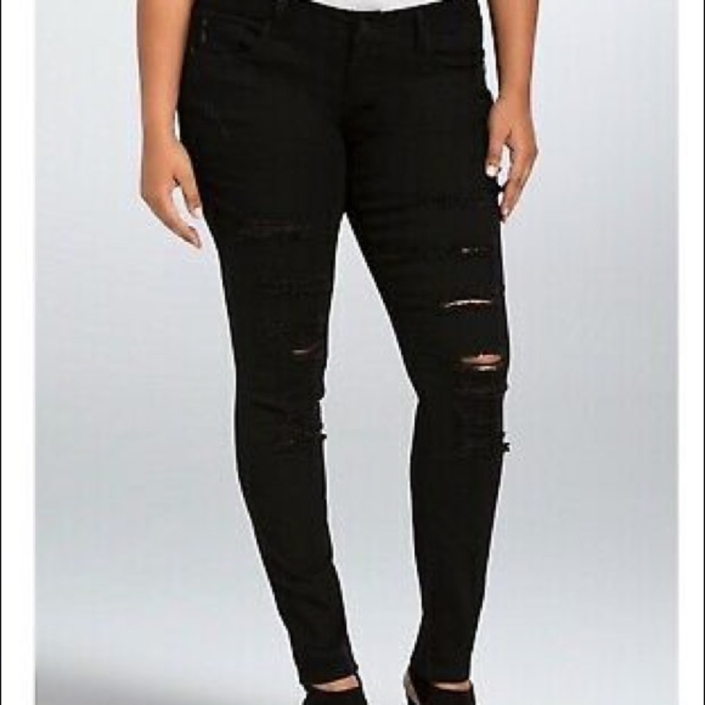 TORRID Skinny Jeans BLACK DESTRESSED Plus Size 24